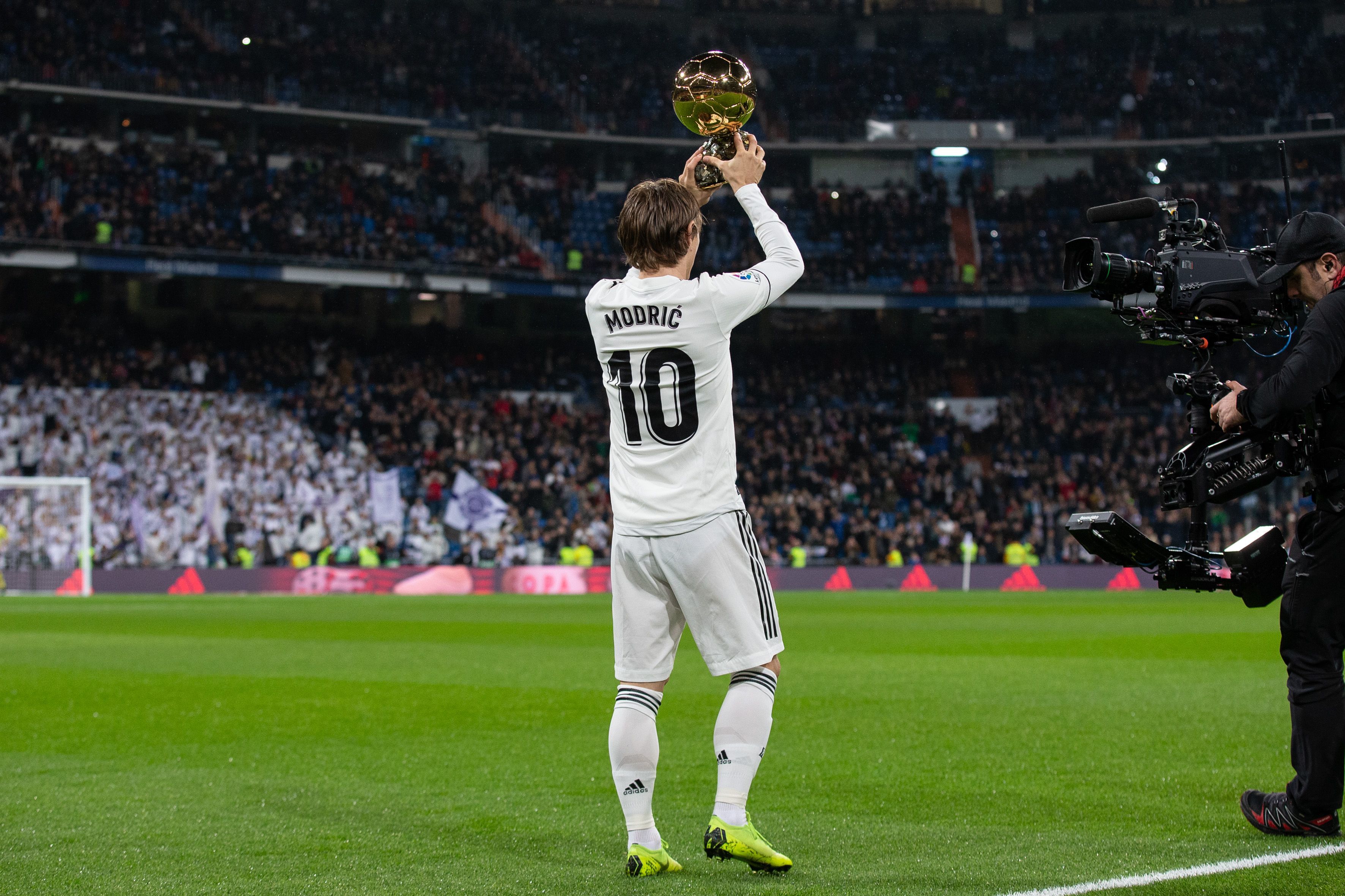 电竞跨界合作周边衍生品发布